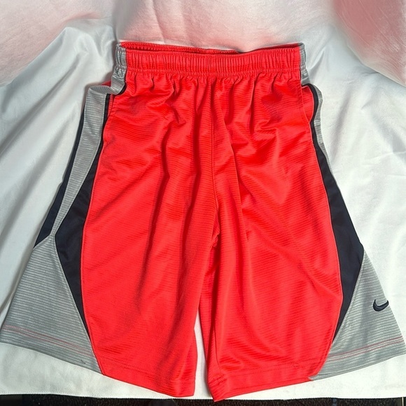 VINTAGE NIKE BASKETBALL SHORTS SIZE(XL) - Picture 1 of 5